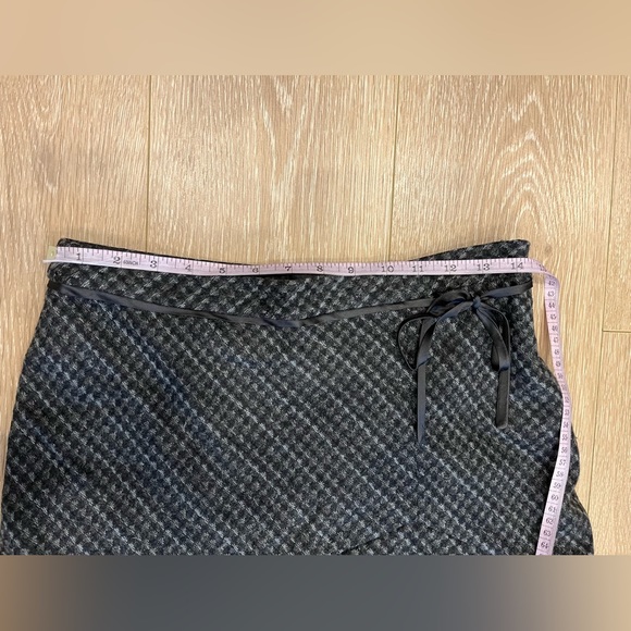 Grey and White Patterned High Low Skirt - Picture 8 of 10
